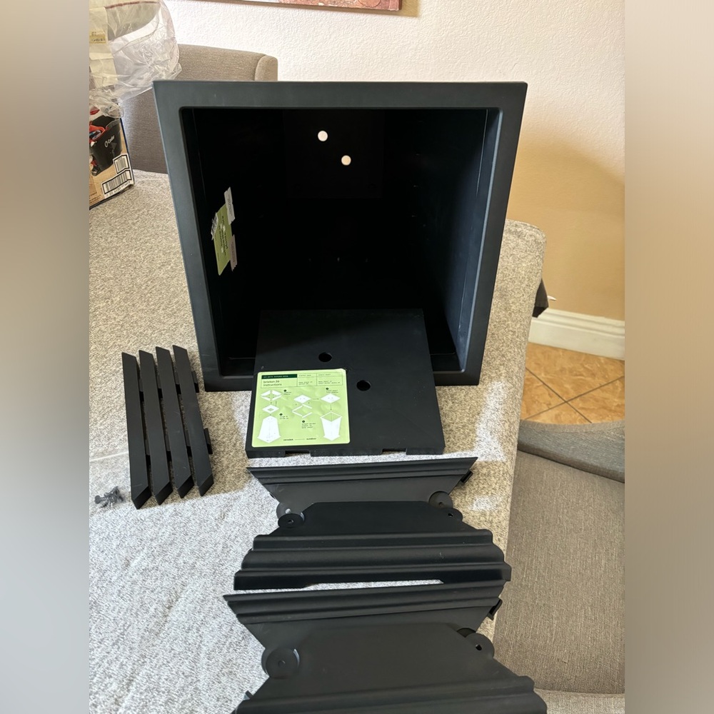 Rectangular outdoor planter
